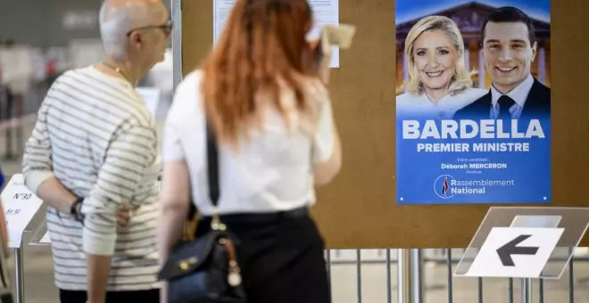 Marine Le Pen pide "la mayoría absoluta" para que su delfín Bardella sea el nuevo primer ministro de Francia