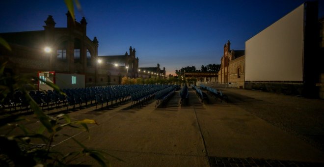 Cementerios, playas o foros romanos: los cines de verano más espectaculares