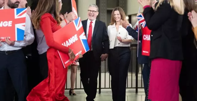 Líderes mundiales felicitan a Starmer tras acabar con 14 años de gobiernos conservadores en el Reino Unido