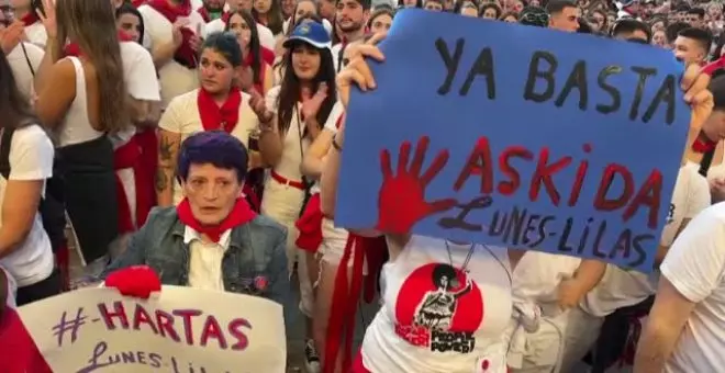 Masiva concentración de repulsa en Pamplona contra las primeras agresiones machistas de Sanfermines 2024