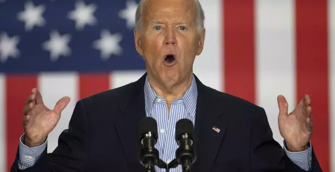 Biden afirma ante los miembros demócratas del Congreso que seguirá en la carrera presidencial