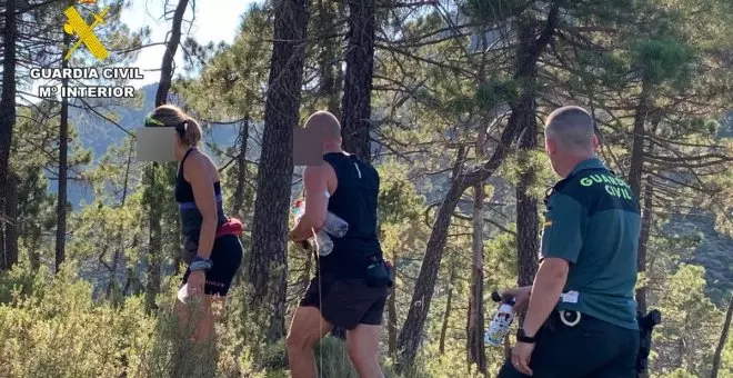 La Guardia Civil auxilia a dos senderistas que se habían desorientado haciendo una ruta en un paraje de Molinicos