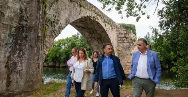 Media anuncia la reparación del puente viejo que une Oruña y Arce