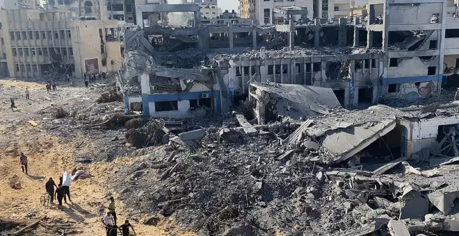 Israel asesina a 13 palestinos al bombardear una escuela de la ONU en un campo de refugiados de Gaza