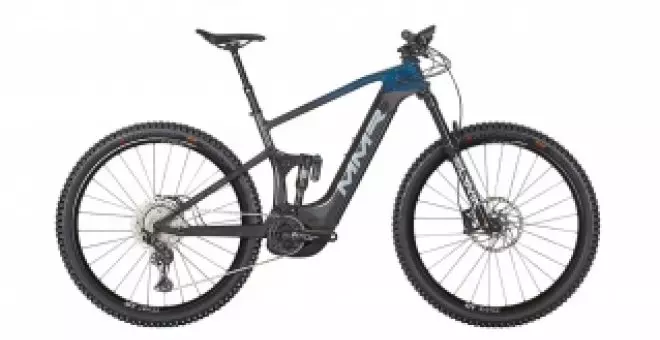 Esta bicicleta eléctrica eMTB con un potente motor Bosch y cuadro de carbono está rebajada, y promete mucha autonomía