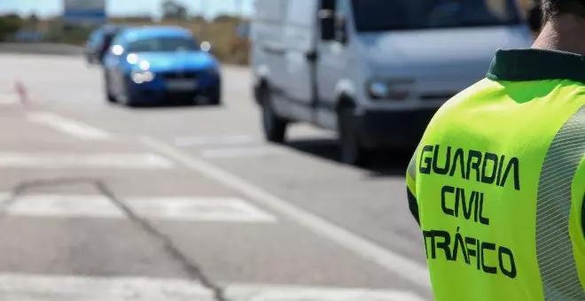 La Guardia Civil investiga al conductor de la furgoneta que sufrió un accidente en la A-43 dejando siete heridos