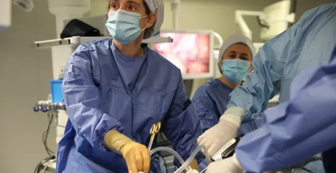 Realizado el primer "autotrasplante de útero" en España que protege la capacidad de gestación tras un cáncer pélvico