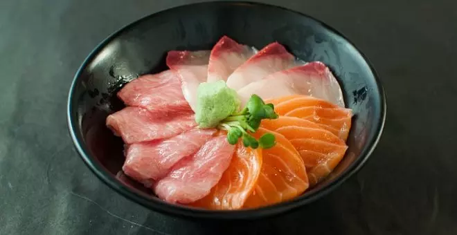 Pato confinado - Receta de sashimi: un pescado crudo finamente cortado al estilo japonés