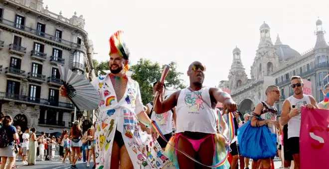 Clam per una educació en diversitat sexoafectiva en un Pride que ocupa el centre de Barcelona per primera vegada