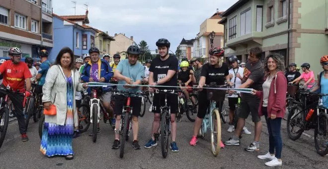 Las familias protagonizan el Día de la Bicicleta con la participación de un millar de corredores