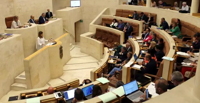 El Parlamento estudia cambiar los plenos a los viernes por la mañana