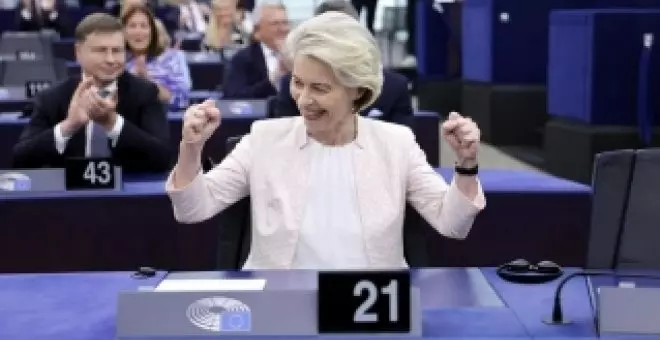 Ursula von der Leyen mantiene la apuesta por el coche eléctrico en 2035 y abre la puerta a los combustibles sintéticos