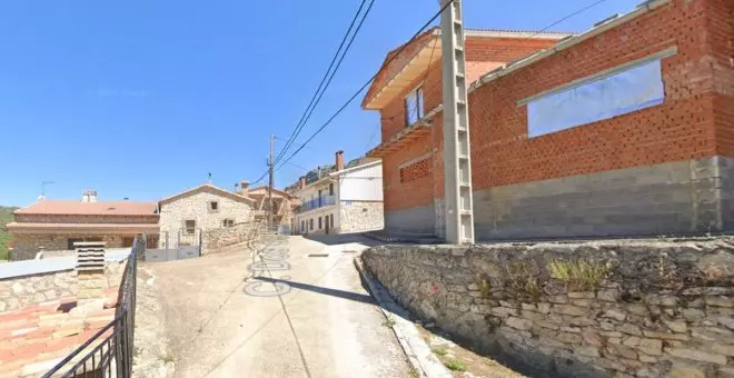 Herido grave un trabajador de 62 años al caer desde una altura de tres metros en las obras de una vivienda en Valsalobre