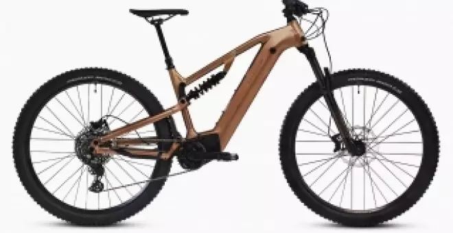 Esta bicicleta eléctrica todoterreno es una de las mejores opciones de Decathlon, por motor, batería y equipamiento