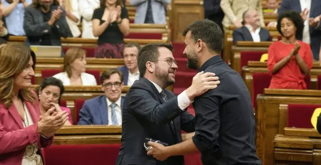El Parlament catalán cambia el reglamento para que Puigdemont vote a distancia