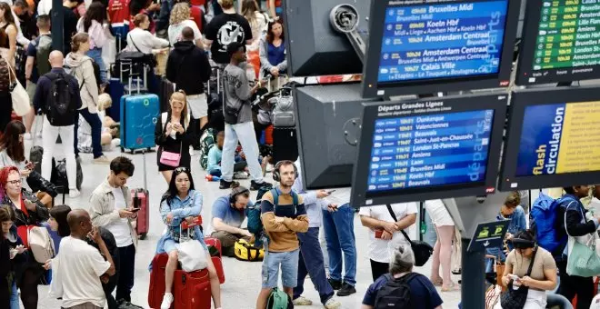 Francia "empieza a reanudar" su servicio ferroviario tras el "ataque masivo" a la red de alta velocidad