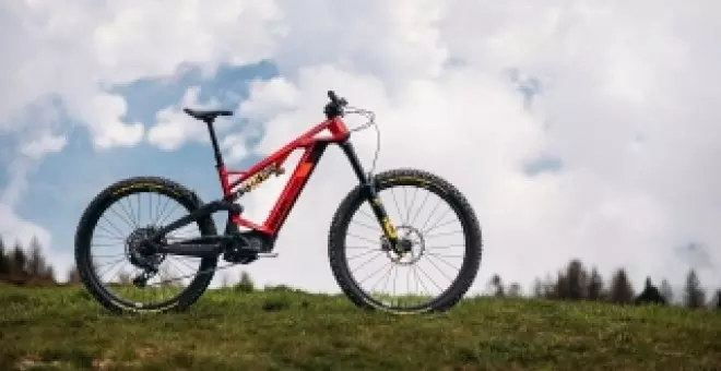 Un 9 veces Campeón del Mundo de Motocross entrena con una bicicleta eléctrica de montaña