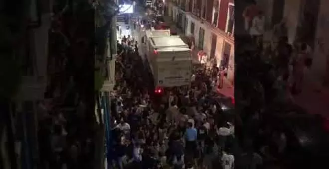 La vuelta a casa después de una noche de fiesta por Santander