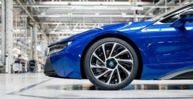 Hace años que no los fabrica, pero BMW todavía vende unidades de este coche eléctrico y de un deportivo híbrido enchufable