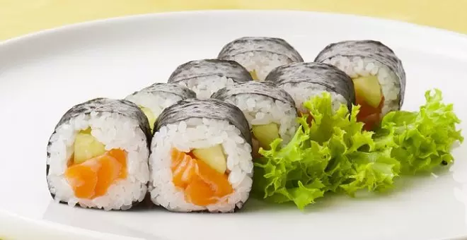 Pato confinado - Receta de maki casero: el rollito de alga y arroz más popular