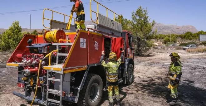 Los bomberos dan por controlados los incendios en Artesa de Segre y Benidorm