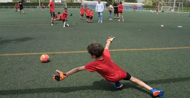 Cerca de 800 niños participan en los campus deportivos