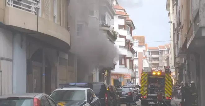 Sofocado un incendio en un garaje de un bloque de pisos de Santoña