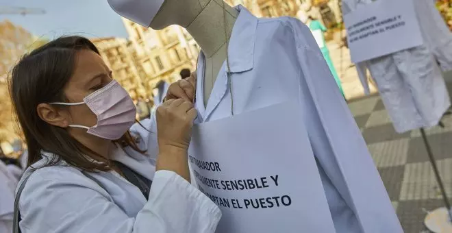 Condenan a la Comunidad de Madrid a pagar más de 7.000 euros a un médico que hizo más de 400 horas extra en pandemia