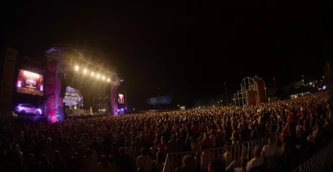 Más de 9.000 personas asistieron al concierto solidario del festival Vive la Feria de Torrelavega