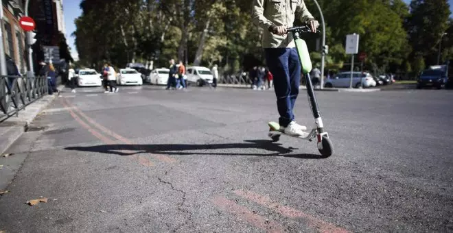 Dos conductores de patinetes eléctricos dan positivo en droga y alcohol en Santander