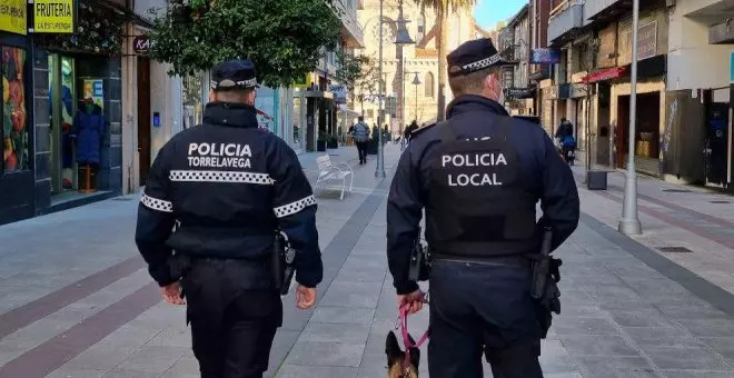 La Policía de Torrelavega contará con nuevo calendario, horario y mejores complementos a partir de 2025