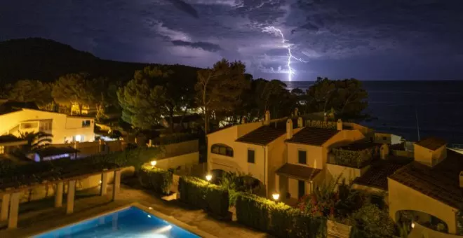 Diez personas son evacuadas tras anegarse sus casas por las intensas lluvias en Sóller (Balears)