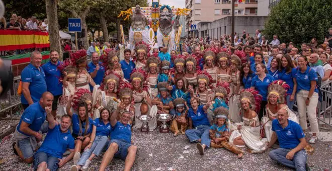 La carroza 'Mandala', de Quintana y Amigos, gana la Gala Floral