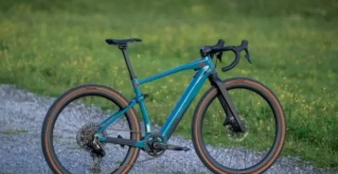 Este prestigioso fabricante suizo lanza una bicicleta eléctrica de Gravel con doble suspensión