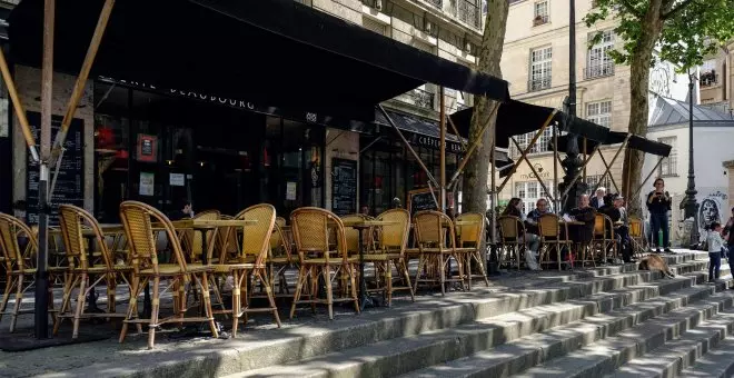 Asombro en las redes por un concepto extraño en la cuenta de un bar tras pedir un café con hielo