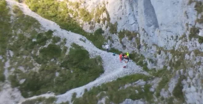 Evacuado en Picos de Europa un senderista madrileño con síntomas de intoxicación alimentaria