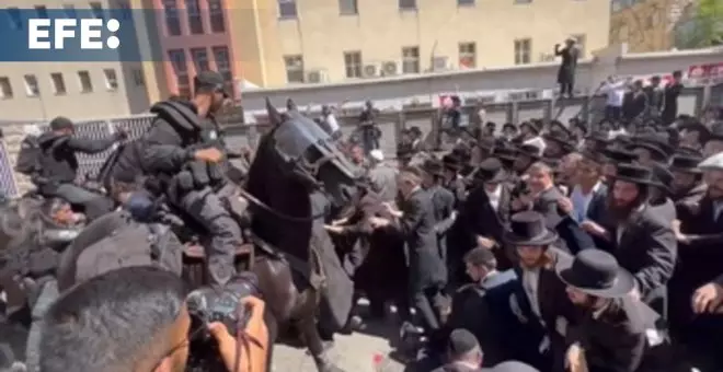 Protesta de judíos ultraortodoxos en Jerusalén contra el reclutamiento militar