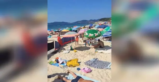 La nueva moda de parcelar las playas invade Vigo y los tuiteros estallan: "Un poco más y les pasan el recibo del IBI"