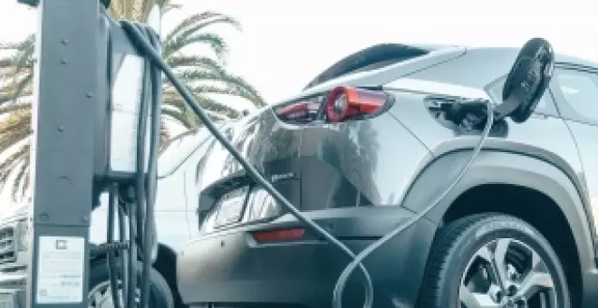 A los vehículos electrificados no les sientan bien las vacaciones: sus ventas se contraen en el mes de agosto