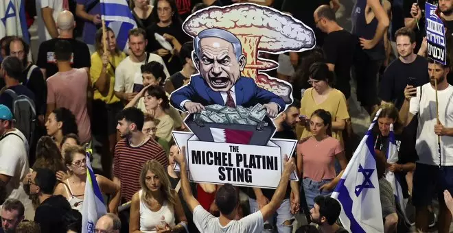 Miles de personas llenan las calles de Tel Aviv para protestar contra Netanyahu: "Tú eres el culpable"