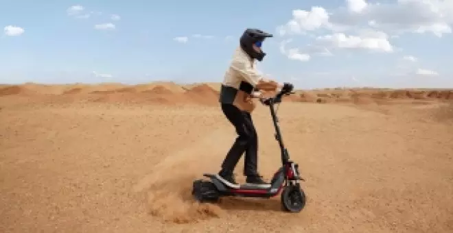 Este nuevo patinete eléctrico es muy potente y además lo podemos meter por los caminos