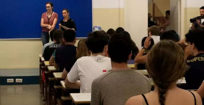 Només una de cada deu assignatures dels màsters de cinc universitats s'imparteix en català