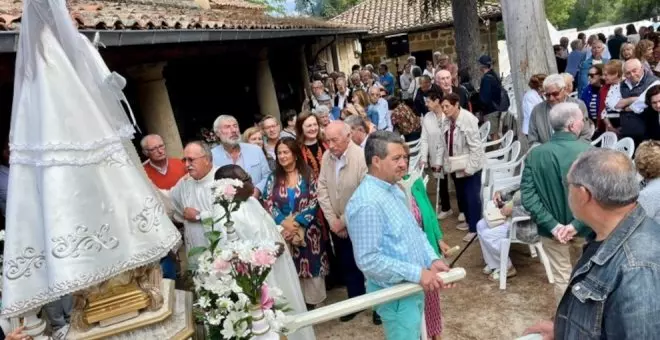 Honrada la Virgen de la Velilla con la procesión, desfiles y comida para la tercera edad