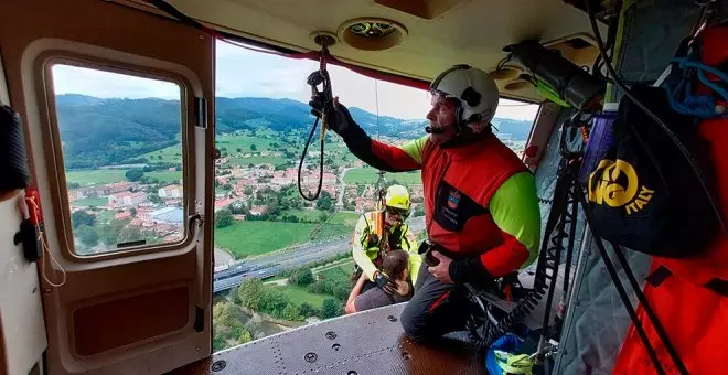 Un joven herido en una zona arbolada moviliza al helicóptero entre Puente Viesgo y Vargas