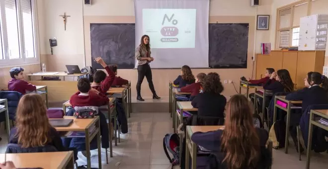 Casi la mitad de los alumnos no hace nada ante el acoso escolar a un compañero, según un estudio