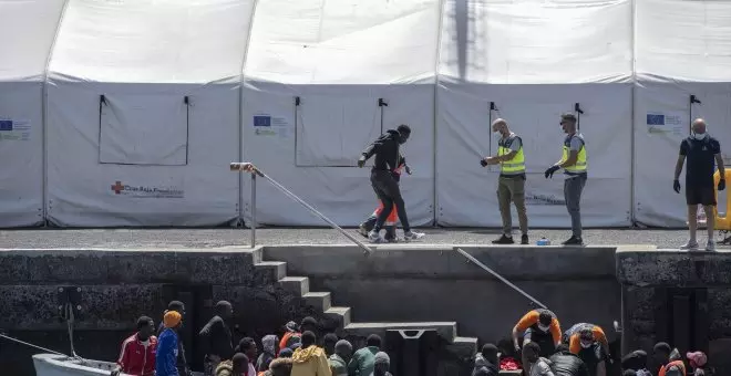 La Fiscalía advierte a Canarias de que su protocolo sobre los menores migrantes no se sostiene y urge su acogida "inmediata"