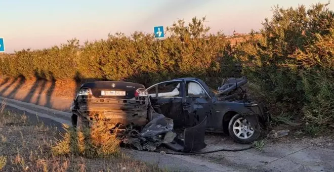 Dos fallecidos y una herida grave en un choque frontal en la A-43, uno de los vehículos circulaba en sentido contrario