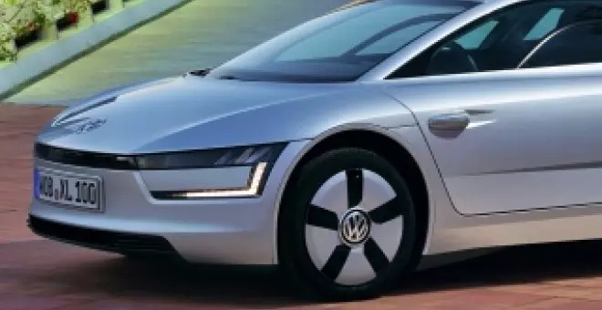 Con un consumo de sólo 2,2 litros de su motor híbrido diésel, el coche más puntero de Volkswagen todavía 'se puede' comprar