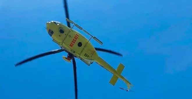 Evacuado en helicóptero un hombre tras marearse en el Faro del Caballo de Santoña