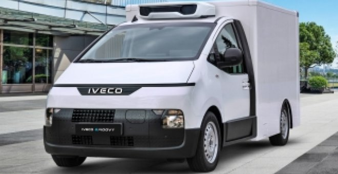 Iveco eMoovy: corazón de Hyundai, parecida a un coche por dentro y con la carga más rápida entre las furgoneta eléctricas